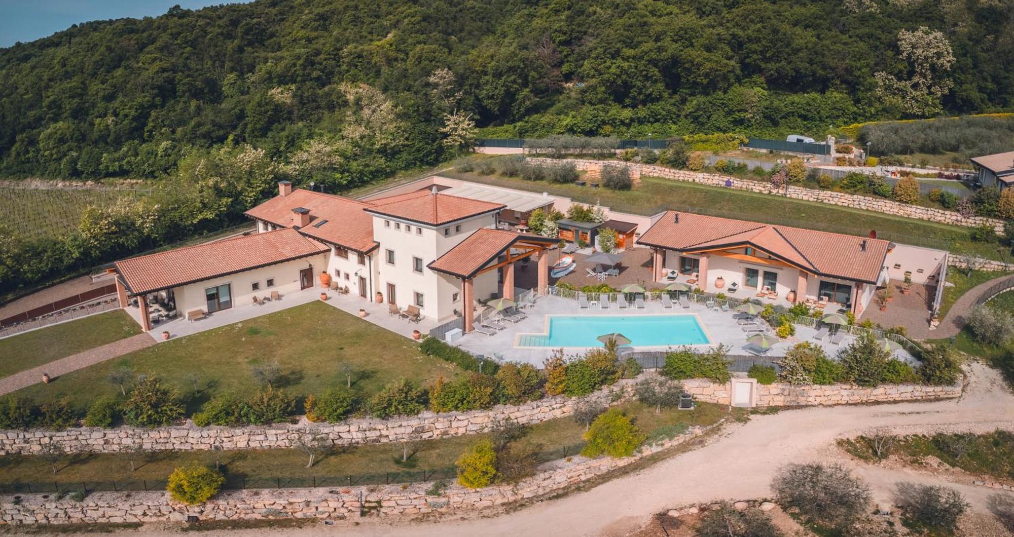 Agriturismo La Pertica กอสเตร์มาโน ภายนอก รูปภาพ