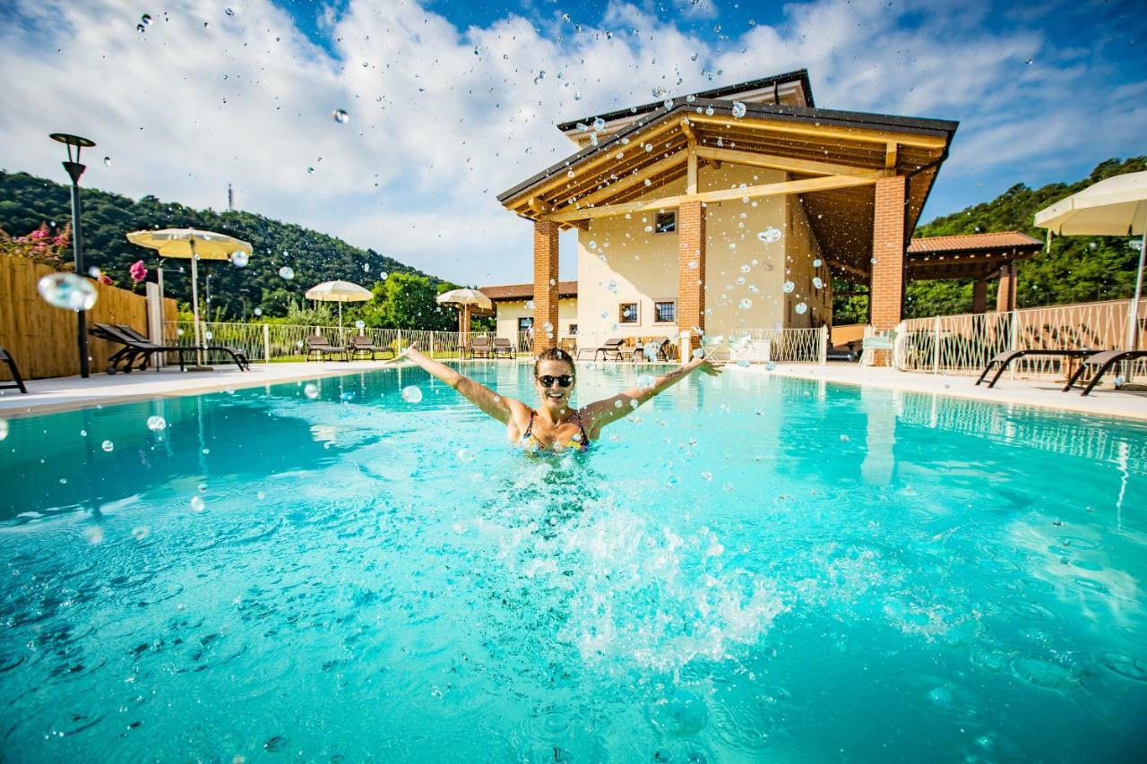 Agriturismo La Pertica กอสเตร์มาโน ภายนอก รูปภาพ